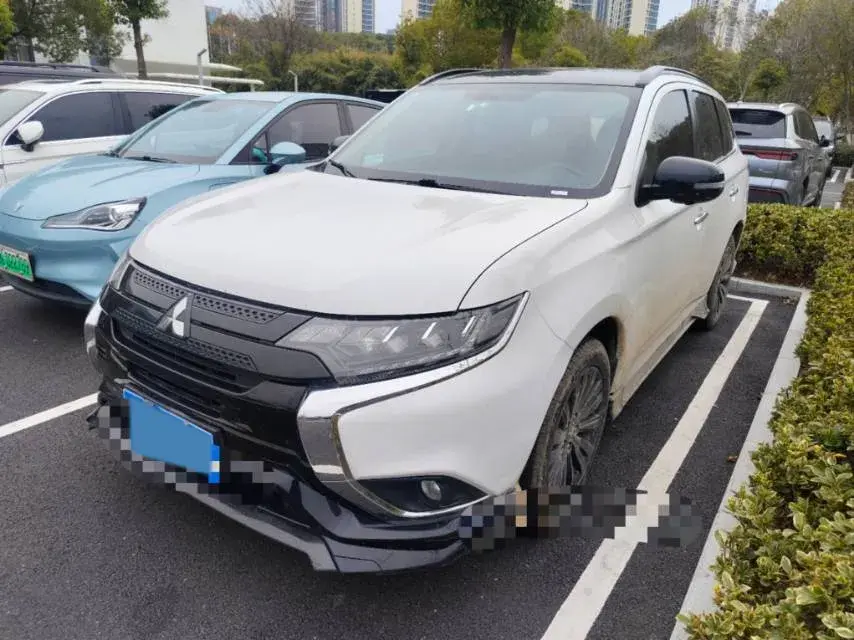 2021 Mitsubishi Outlander 2.4L 192HP L4 CVT
