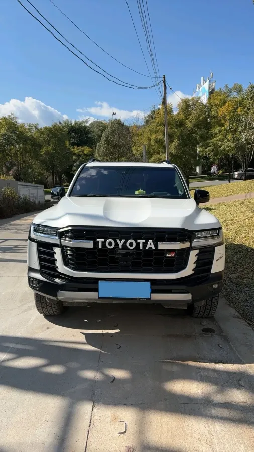 2022 Toyota Land Cruiser 3.4T 415HP V6 10AT,autocango,china used car exporter,china ev exporter,chinese used car exporter,chinese used ev exporter