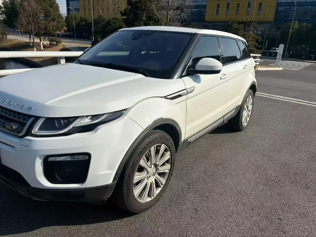 2018 Land Rover Range Rover Evoque 2.0T 241HP L4 9AT