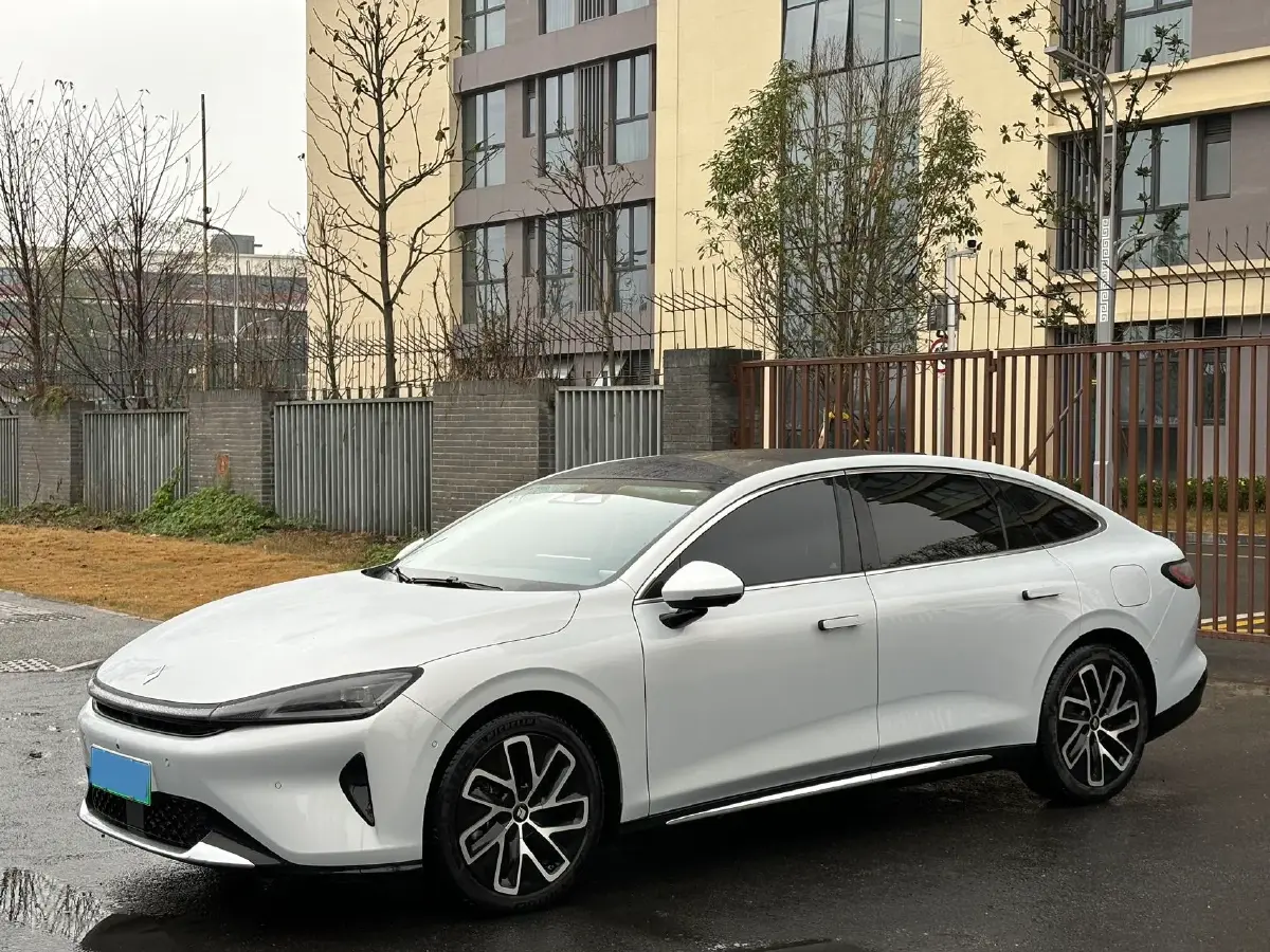 2025 BaoJun XiangJing 1.5T 143HP L4 1DHT PHEV