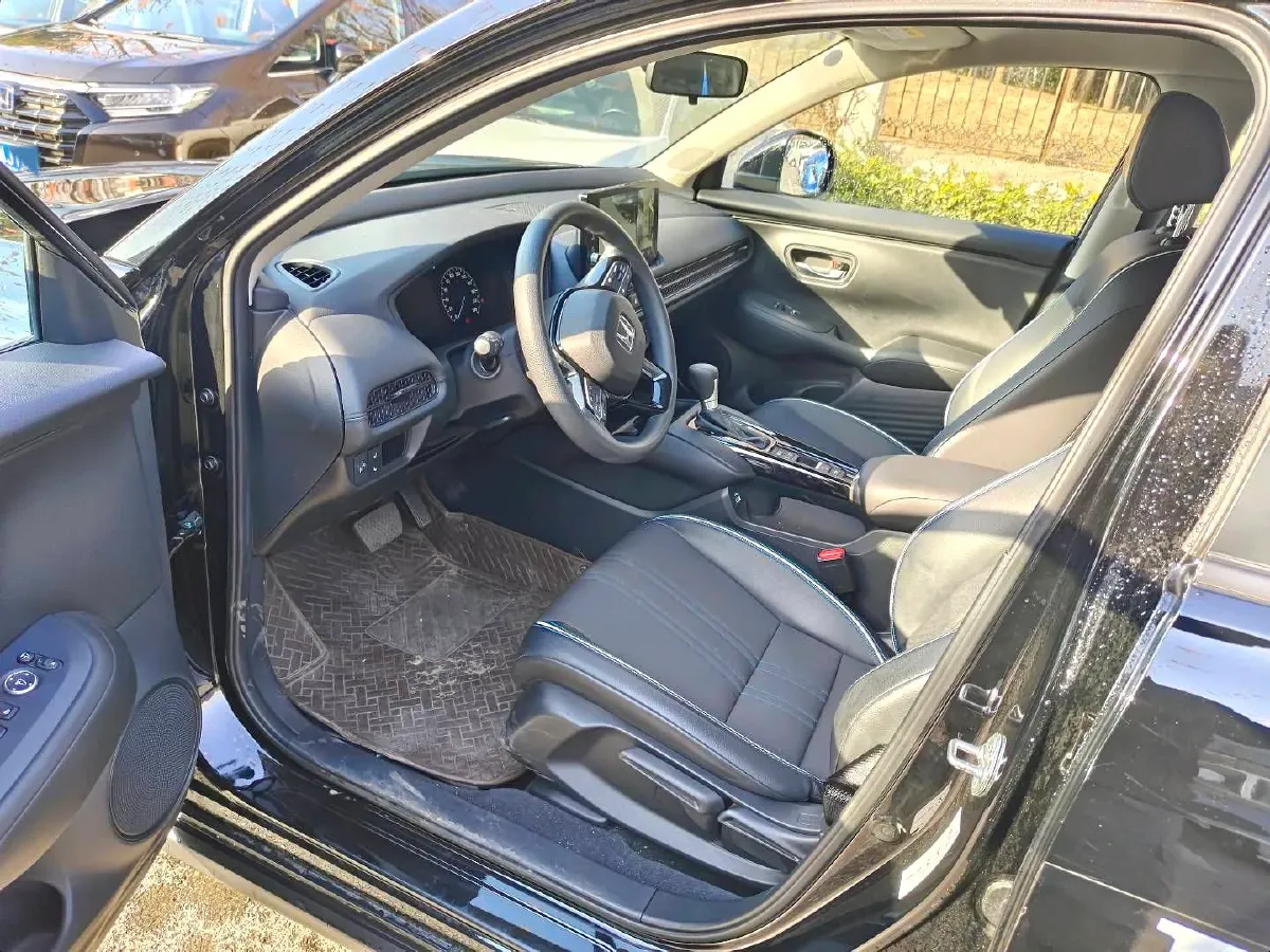 2023 Honda HR-V 1.5T 182HP L4 CVT,autocango,china used car exporter,china ev exporter,chinese used car exporter,chinese used ev exporter