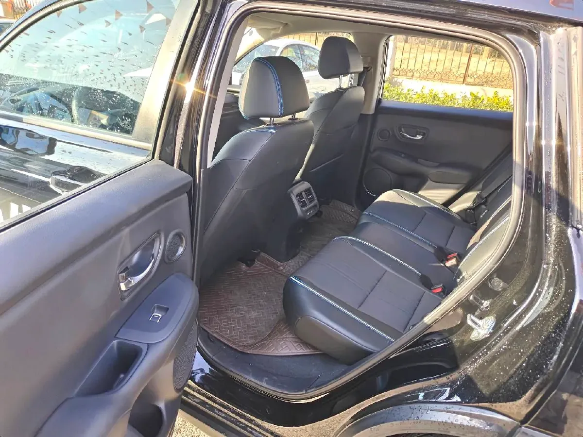 2023 Honda HR-V 1.5T 182HP L4 CVT,autocango,china used car exporter,china ev exporter,chinese used car exporter,chinese used ev exporter