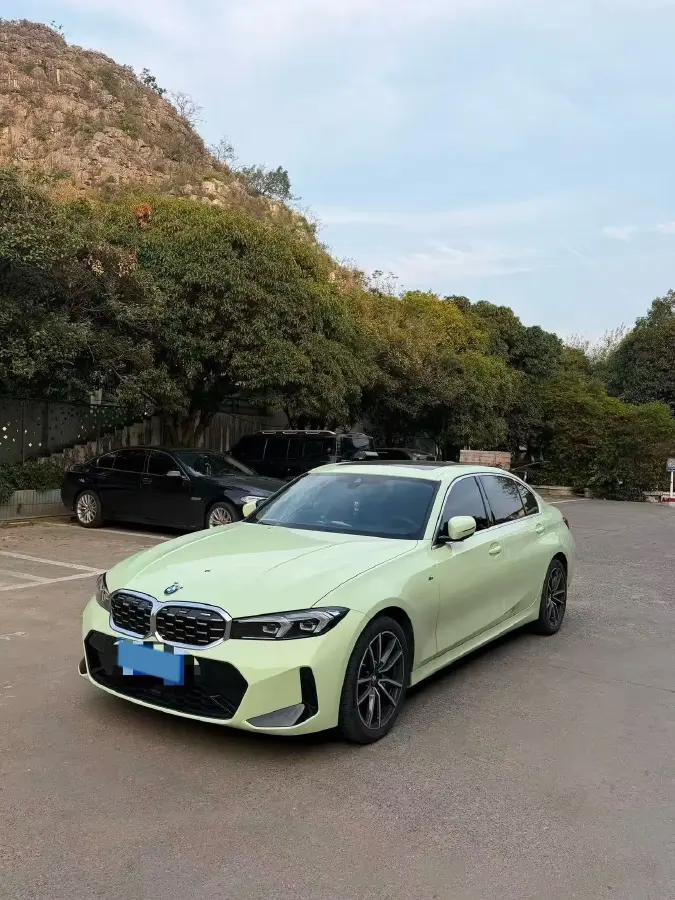 2025 BMW 3 Series 2.0T 184HP L4 8AT