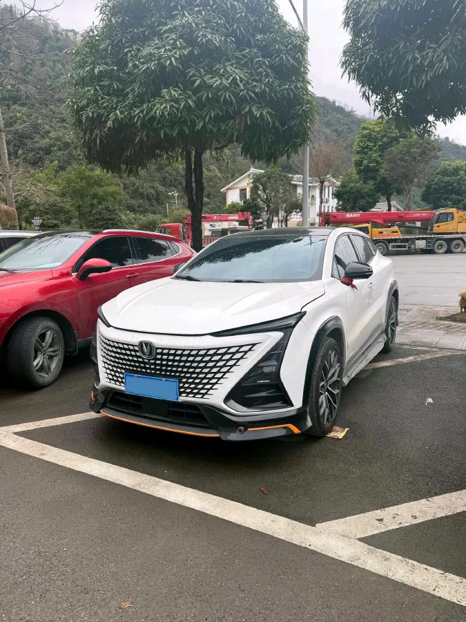 2022 ChangAn UNI-T 1.5T 188HP L4 7DCT,autocango,china used car exporter,china ev exporter,chinese used car exporter,chinese used ev exporter