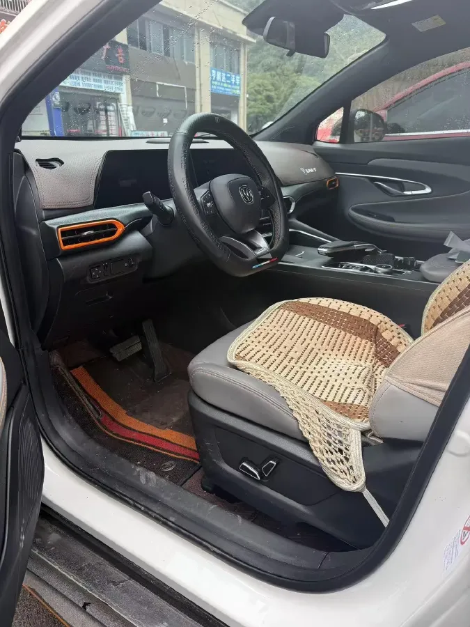 2022 ChangAn UNI-T 1.5T 188HP L4 7DCT,autocango,china used car exporter,china ev exporter,chinese used car exporter,chinese used ev exporter