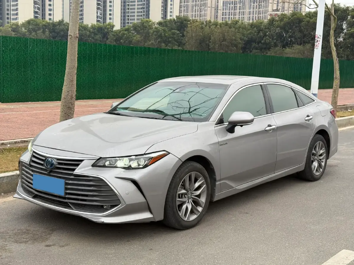 2022 Toyota Avalon 2.5L 178HP L4 E-CVT Hybrid