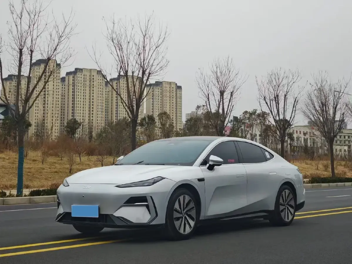 2024 Geely Galaxy E8 BEV 62KWH