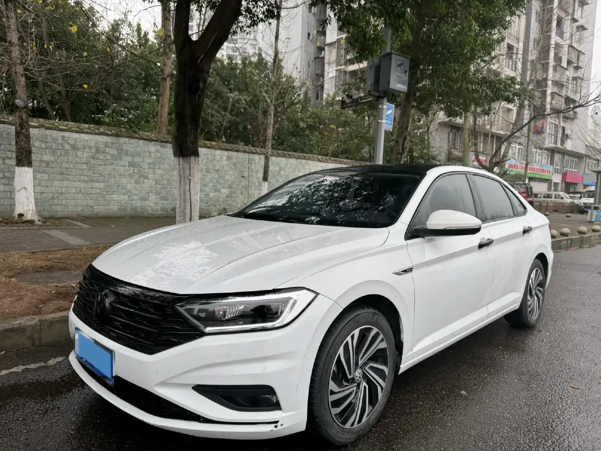 2021 Volkswagen Sagitar 1.4T 150HP L4 7DCT