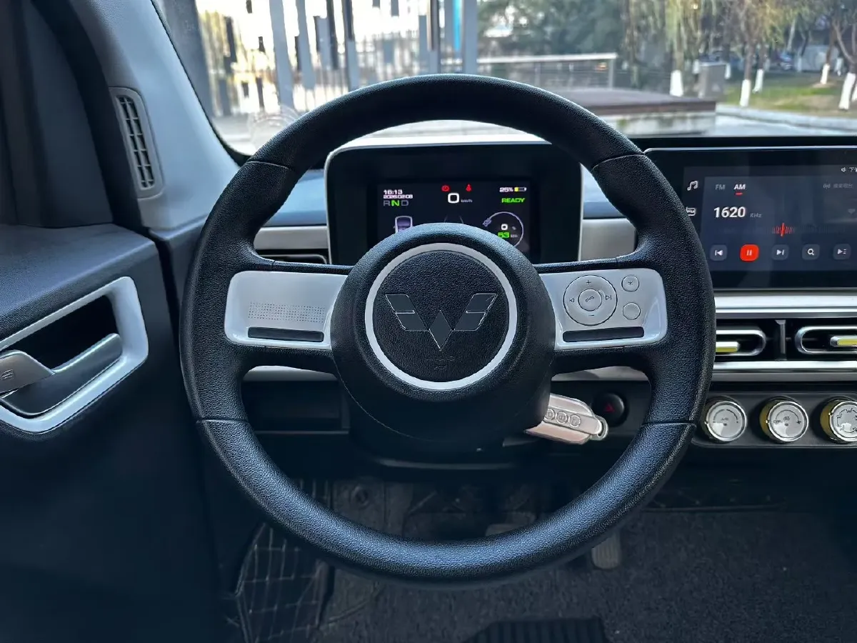 2024 WuLing HongGuang MINI EV BEV 17.3KWH,autocango,china used car exporter,china ev exporter,chinese used car exporter,chinese used ev exporter