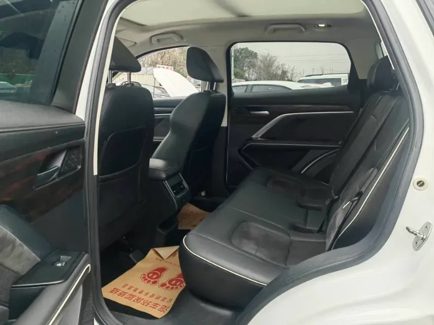 2021 Haval H6 1.5T 169HP L4 7DCT,autocango,china used car exporter,china ev exporter,chinese used car exporter,chinese used ev exporter