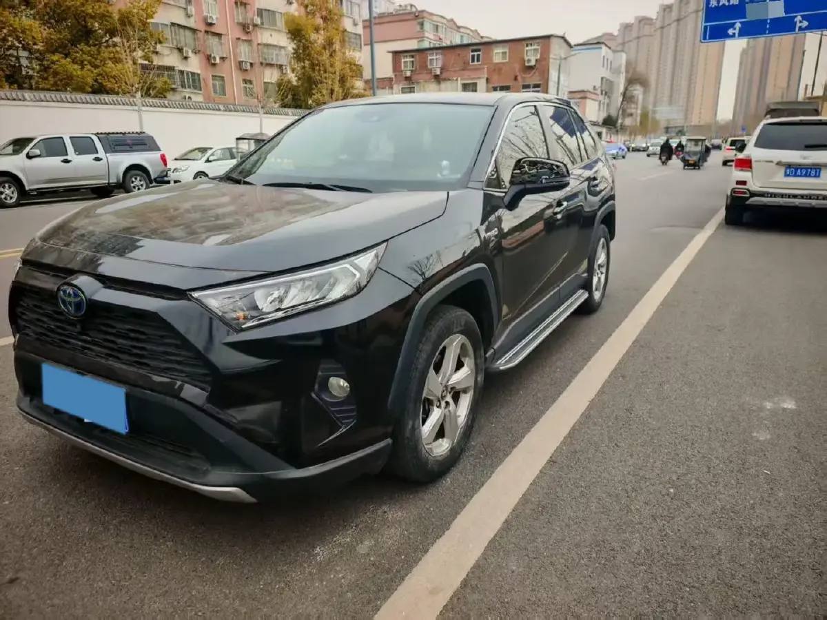 2020 Toyota RAV4 2.5L 178HP L4 E-CVT Hybrid