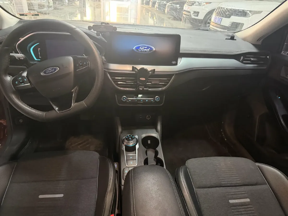 2021 Ford Focus Active 1.5T 174HP L3 8AT,autocango,china used car exporter,china ev exporter,chinese used car exporter,chinese used ev exporter