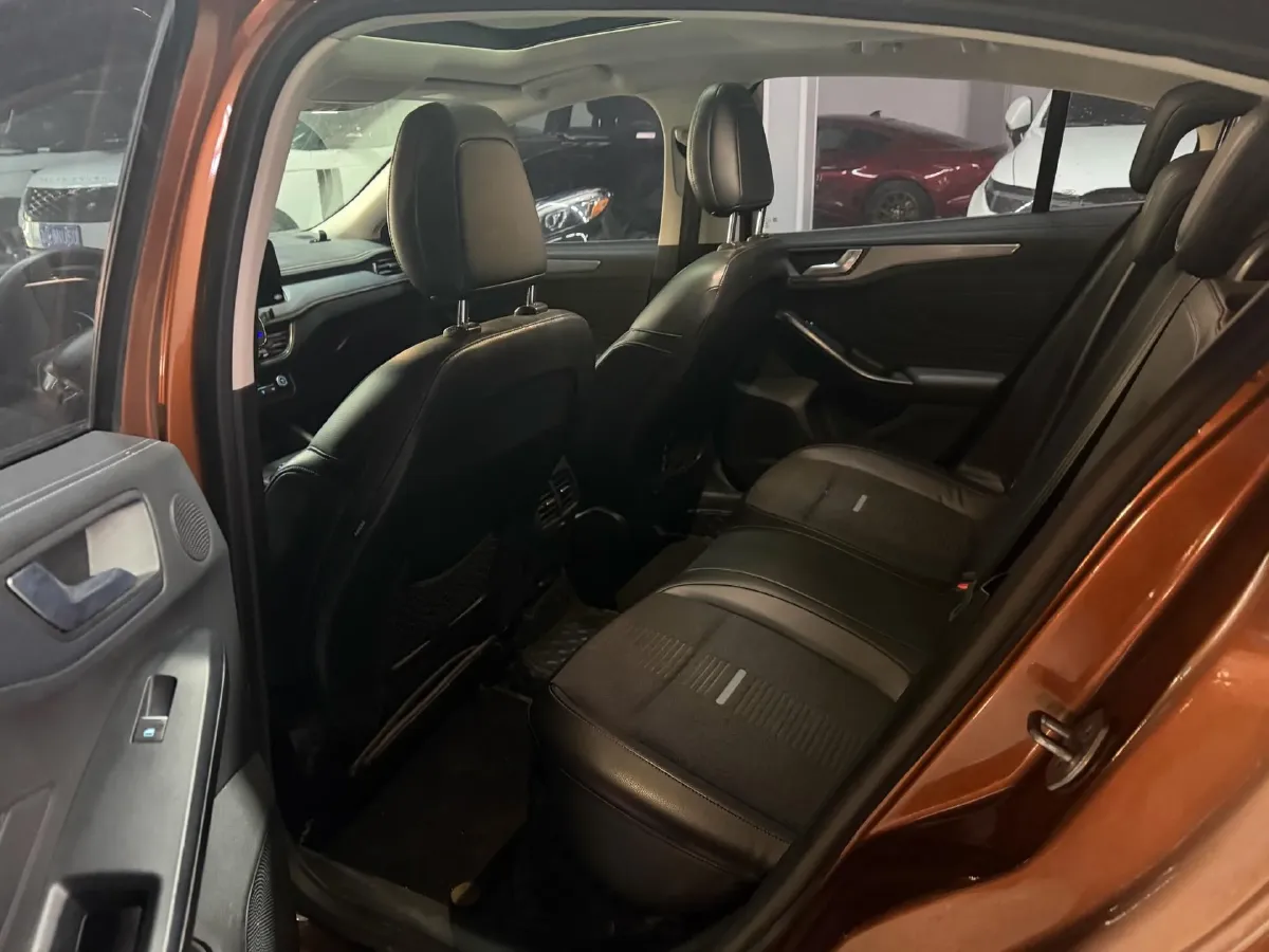 2021 Ford Focus Active 1.5T 174HP L3 8AT,autocango,china used car exporter,china ev exporter,chinese used car exporter,chinese used ev exporter