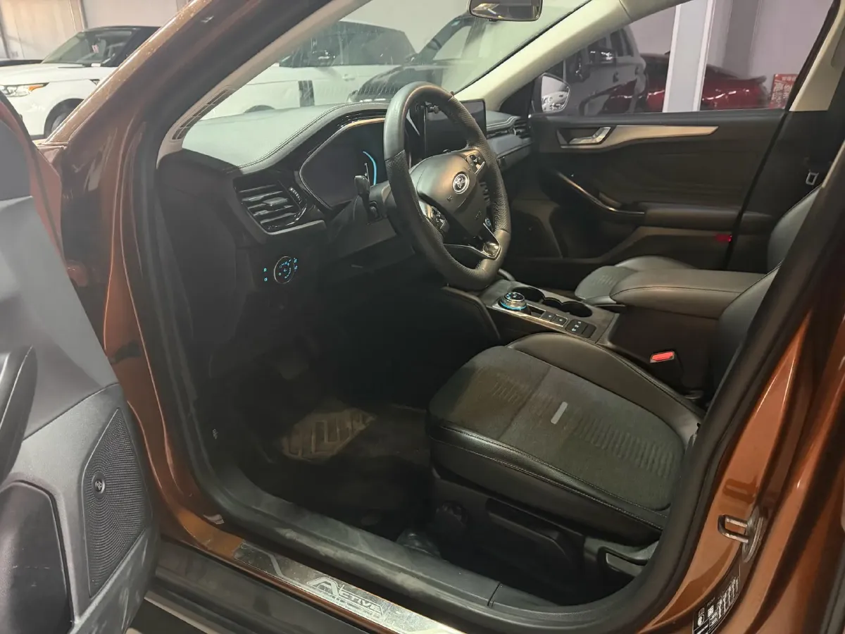 2021 Ford Focus Active 1.5T 174HP L3 8AT,autocango,china used car exporter,china ev exporter,chinese used car exporter,chinese used ev exporter