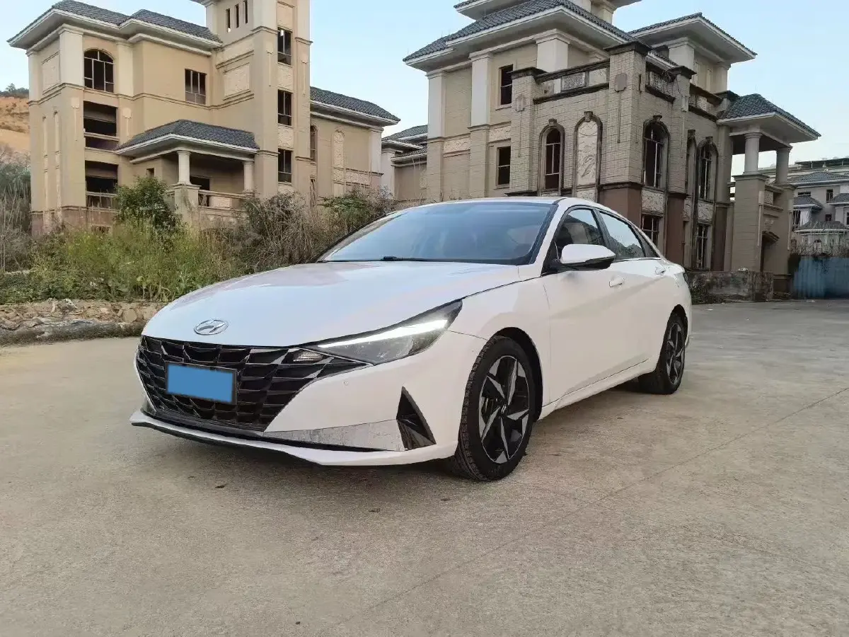 2023 Hyundai Elantra 1.5L 115HP L4 CVT