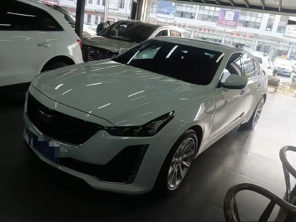 2022 Cadillac CT5 2.0T 237HP L4 10AT