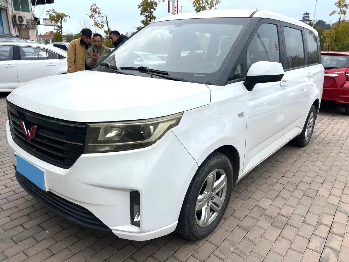 2019 WuLing HongGuang Plus 1.5T 147HP L4 6MT