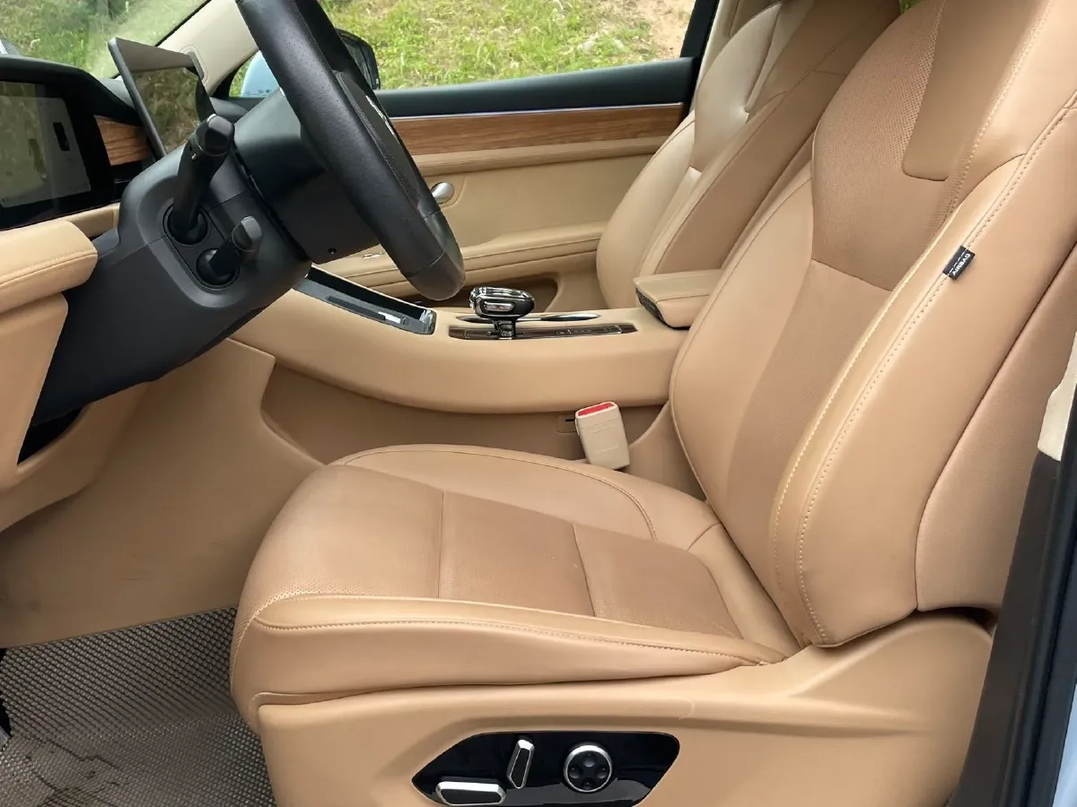 2022 Infiniti Q50L 2.0T 211HP L4 7AT,autocango,china used car exporter,china ev exporter,chinese used car exporter,chinese used ev exporter