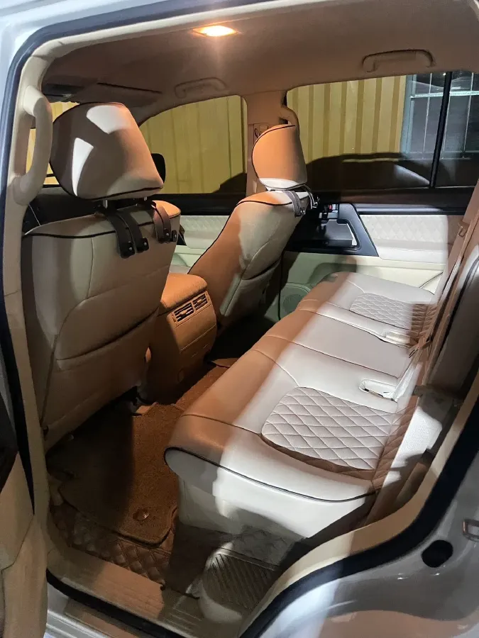 2015 Toyota Land Cruiser 4.0L 275HP V6 5AT,autocango,china used car exporter,china ev exporter,chinese used car exporter,chinese used ev exporter