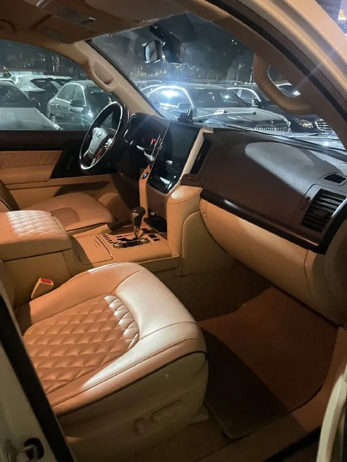 2015 Toyota Land Cruiser 4.0L 275HP V6 5AT,autocango,china used car exporter,china ev exporter,chinese used car exporter,chinese used ev exporter