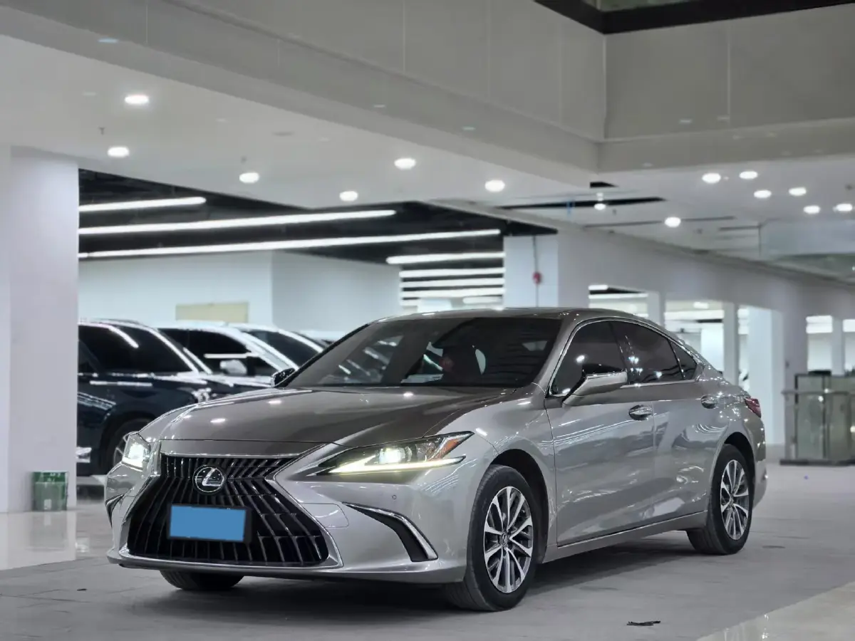 2023 Lexus ES 2.0L 173HP L4 CVT