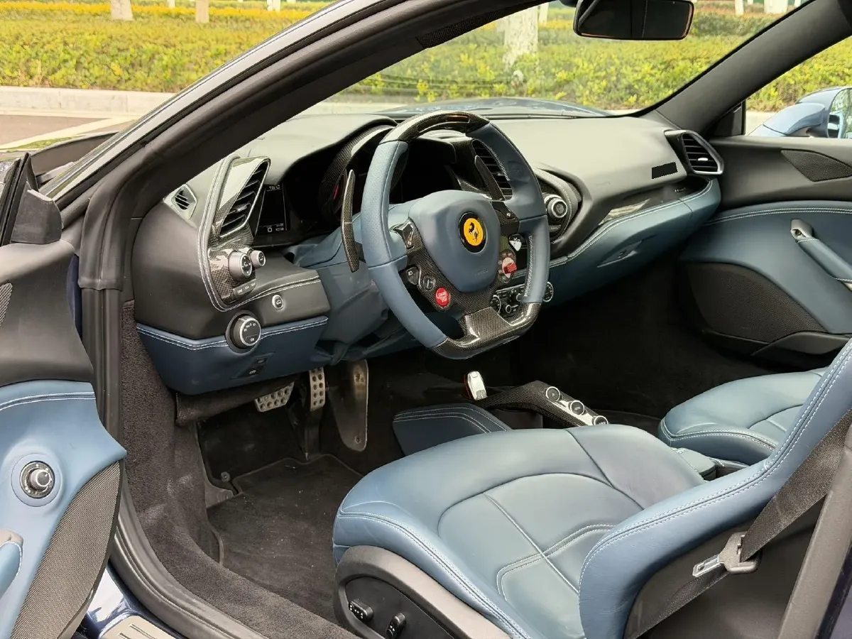 2015 Ferrari 488 3.9T 670HP V8 7DCT,autocango,china used car exporter,china ev exporter,chinese used car exporter,chinese used ev exporter