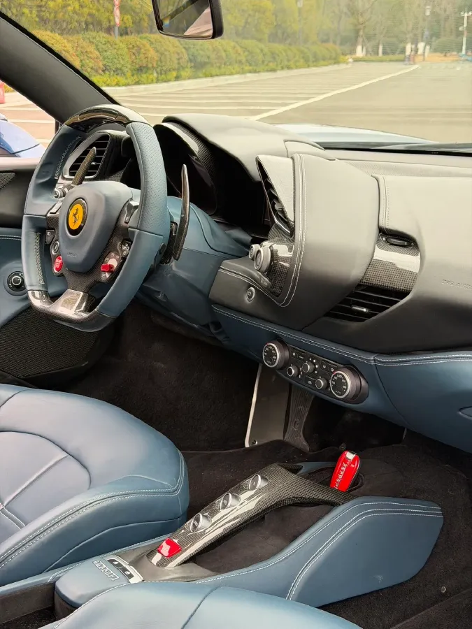 2015 Ferrari 488 3.9T 670HP V8 7DCT,autocango,china used car exporter,china ev exporter,chinese used car exporter,chinese used ev exporter