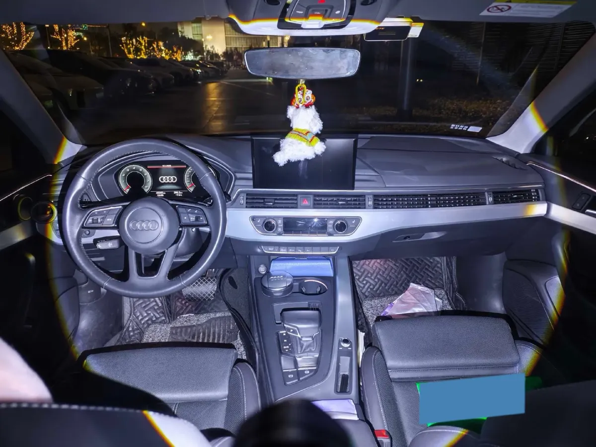 2020 Audi A4L 2.0T 190HP L4 7DCT,autocango,china used car exporter,china ev exporter,chinese used car exporter,chinese used ev exporter