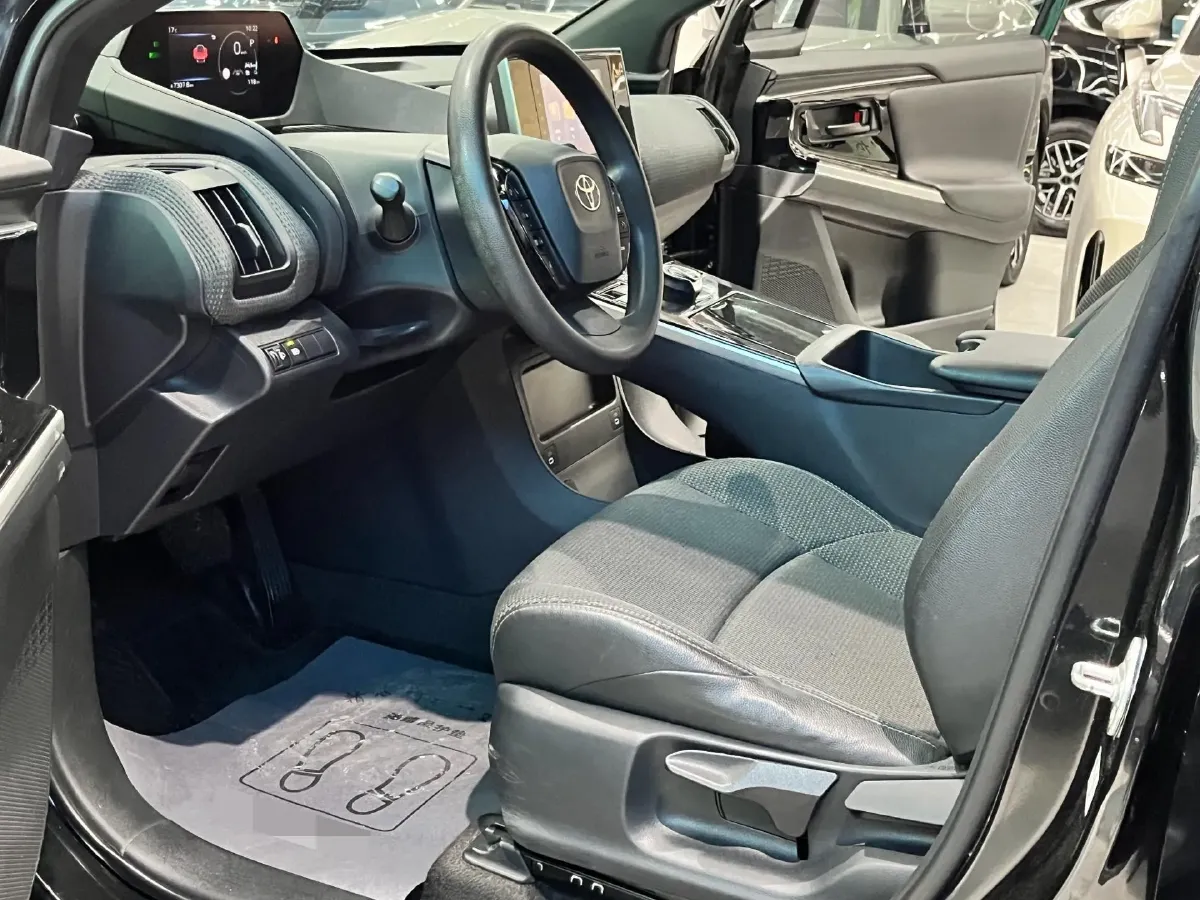 2022 Toyota bZ4X BEV 50.3KWH,autocango,china used car exporter,china ev exporter,chinese used car exporter,chinese used ev exporter