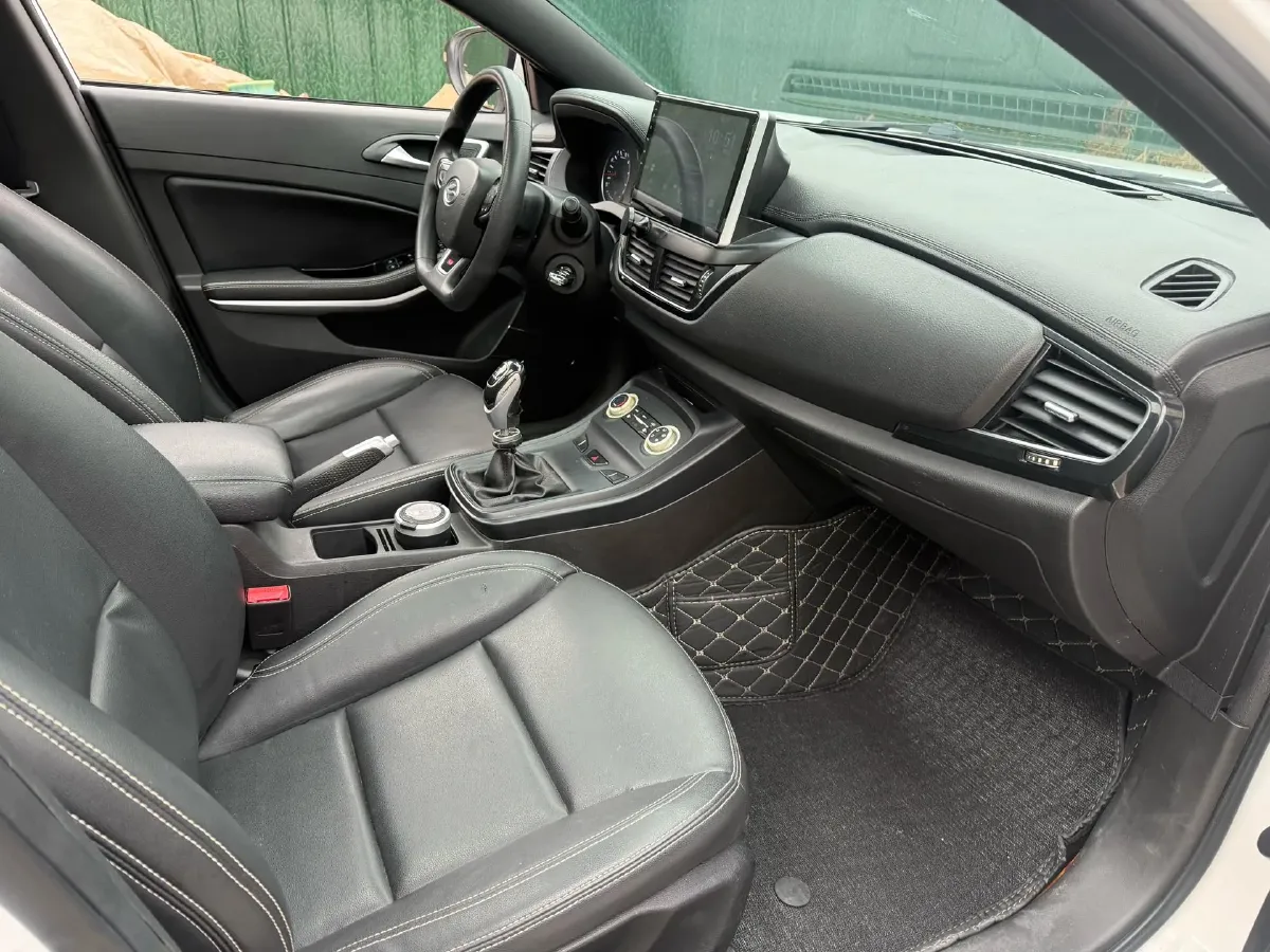 2018 Landwind XiaoYao 1.5T 150HP L4 5MT,autocango,china used car exporter,china ev exporter,chinese used car exporter,chinese used ev exporter