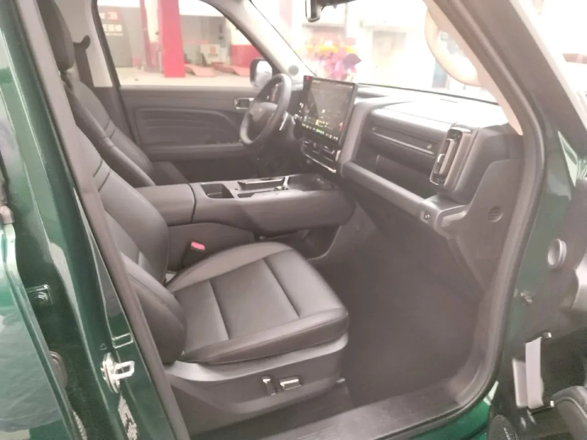 2025 Haval Raptor 2.0T 238HP L4 9DCT,autocango,china used car exporter,china ev exporter,chinese used car exporter,chinese used ev exporter