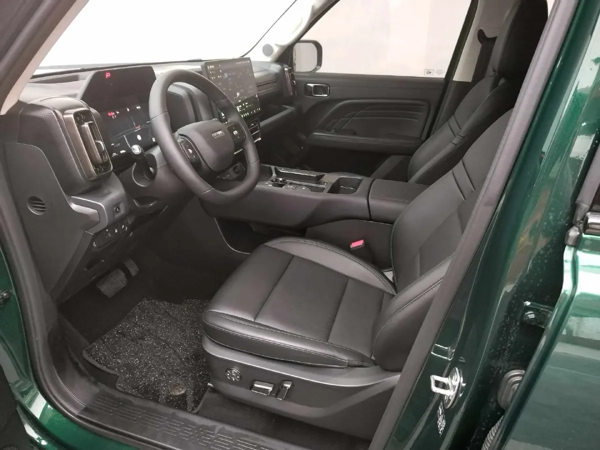 2025 Haval Raptor 2.0T 238HP L4 9DCT,autocango,china used car exporter,china ev exporter,chinese used car exporter,chinese used ev exporter