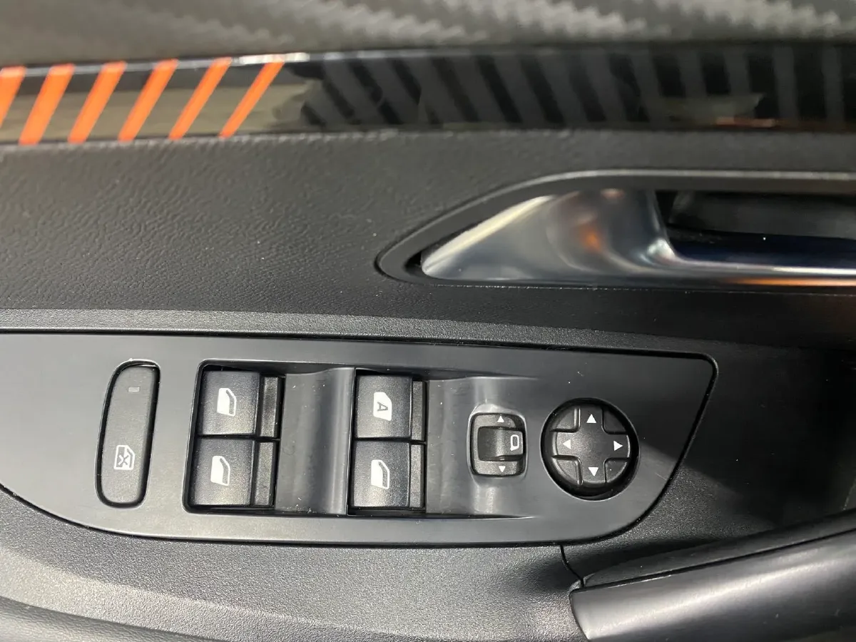 2022 Peugeot 2008 1.2T 136HP L3 6DCT,autocango,china used car exporter,china ev exporter,chinese used car exporter,chinese used ev exporter