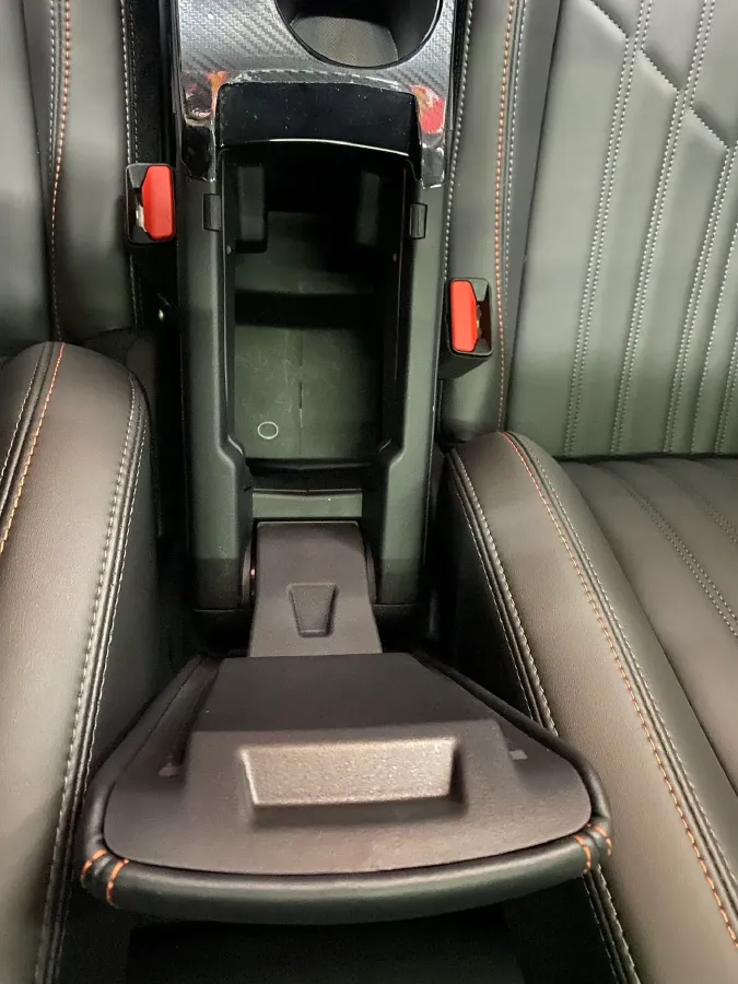 2022 Peugeot 2008 1.2T 136HP L3 6DCT,autocango,china used car exporter,china ev exporter,chinese used car exporter,chinese used ev exporter