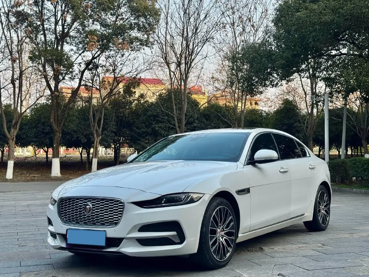 2020 Jaguar XEL 2.0T 200HP L4 8AT