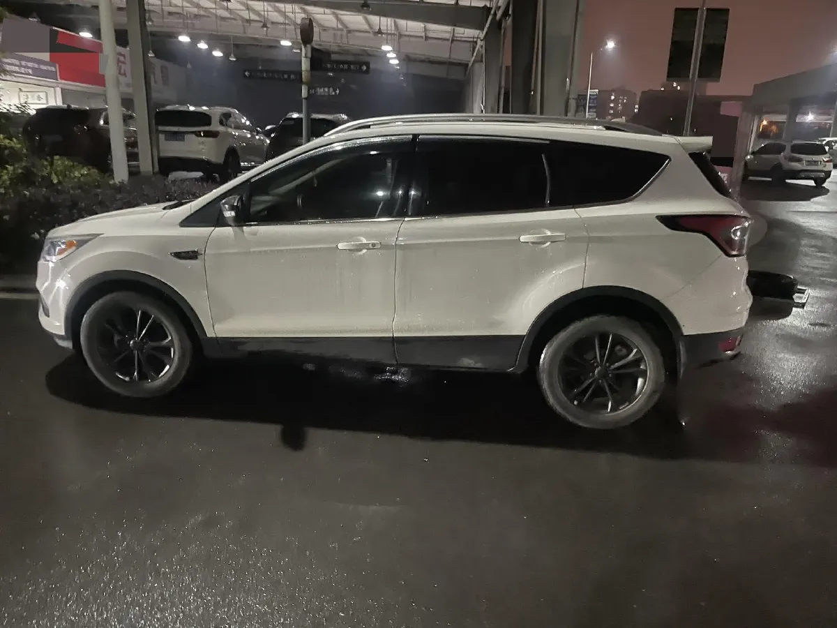 2019 Ford Kuga 1.5T 182HP L4 6AT,autocango,china used car exporter,china ev exporter,chinese used car exporter,chinese used ev exporter