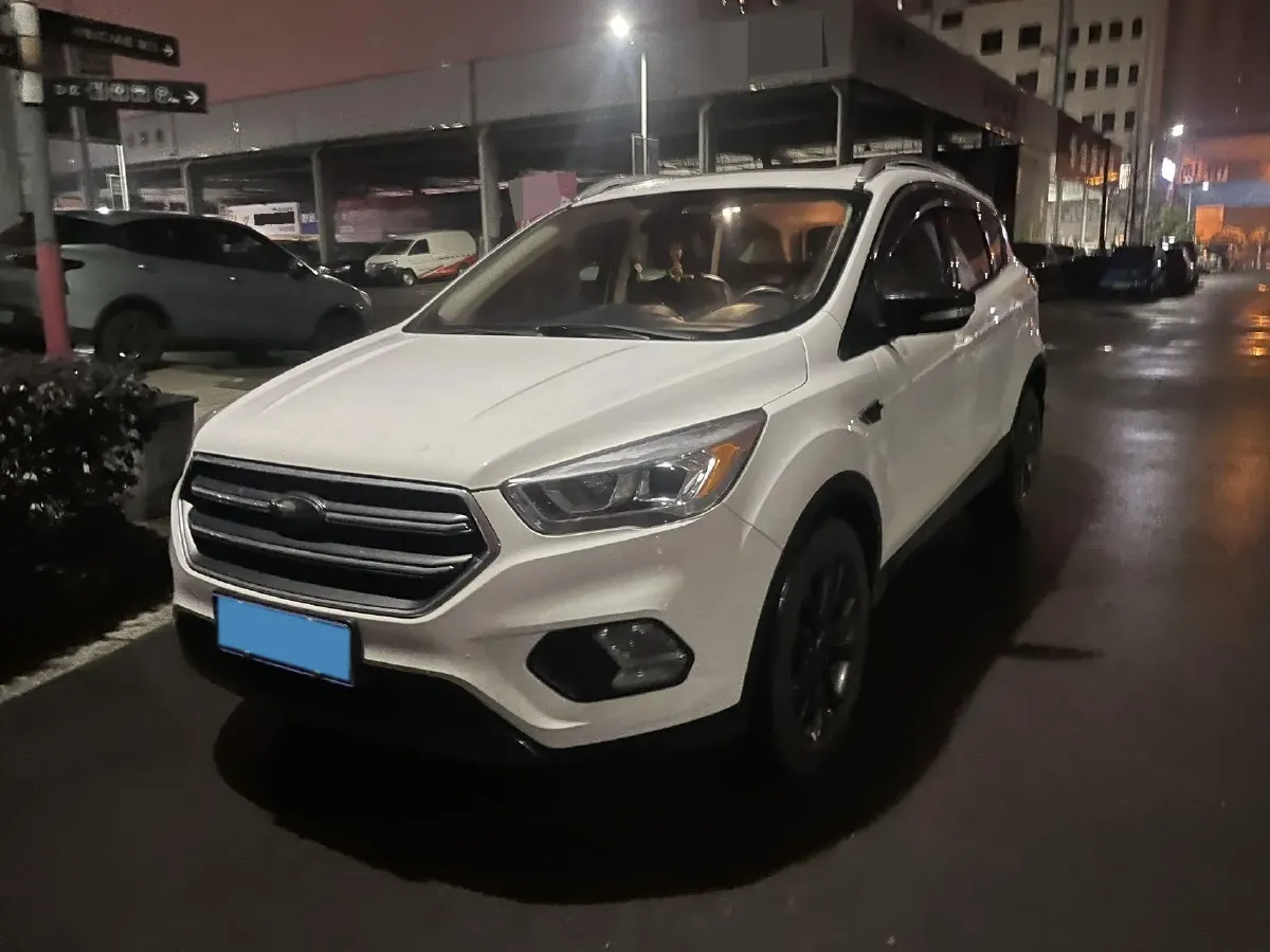 2019 Ford Kuga 1.5T 182HP L4 6AT,autocango,china used car exporter,china ev exporter,chinese used car exporter,chinese used ev exporter