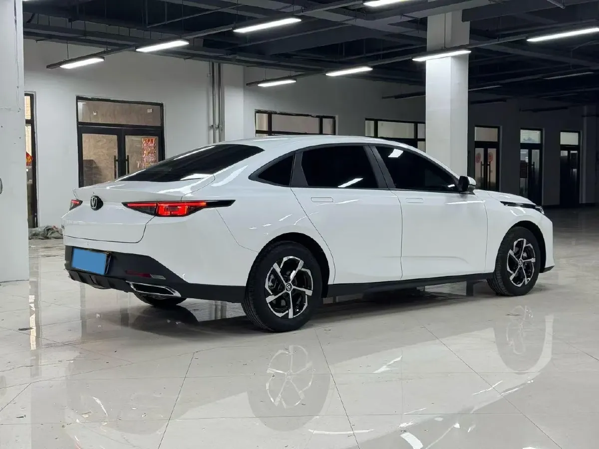 2024 ChangAn Eado 1.5T 170HP L4 7DCT,autocango,china used car exporter,china ev exporter,chinese used car exporter,chinese used ev exporter