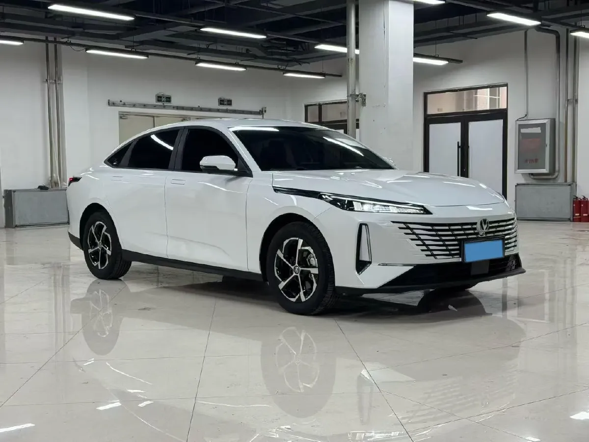 2024 ChangAn Eado 1.5T 170HP L4 7DCT,autocango,china used car exporter,china ev exporter,chinese used car exporter,chinese used ev exporter