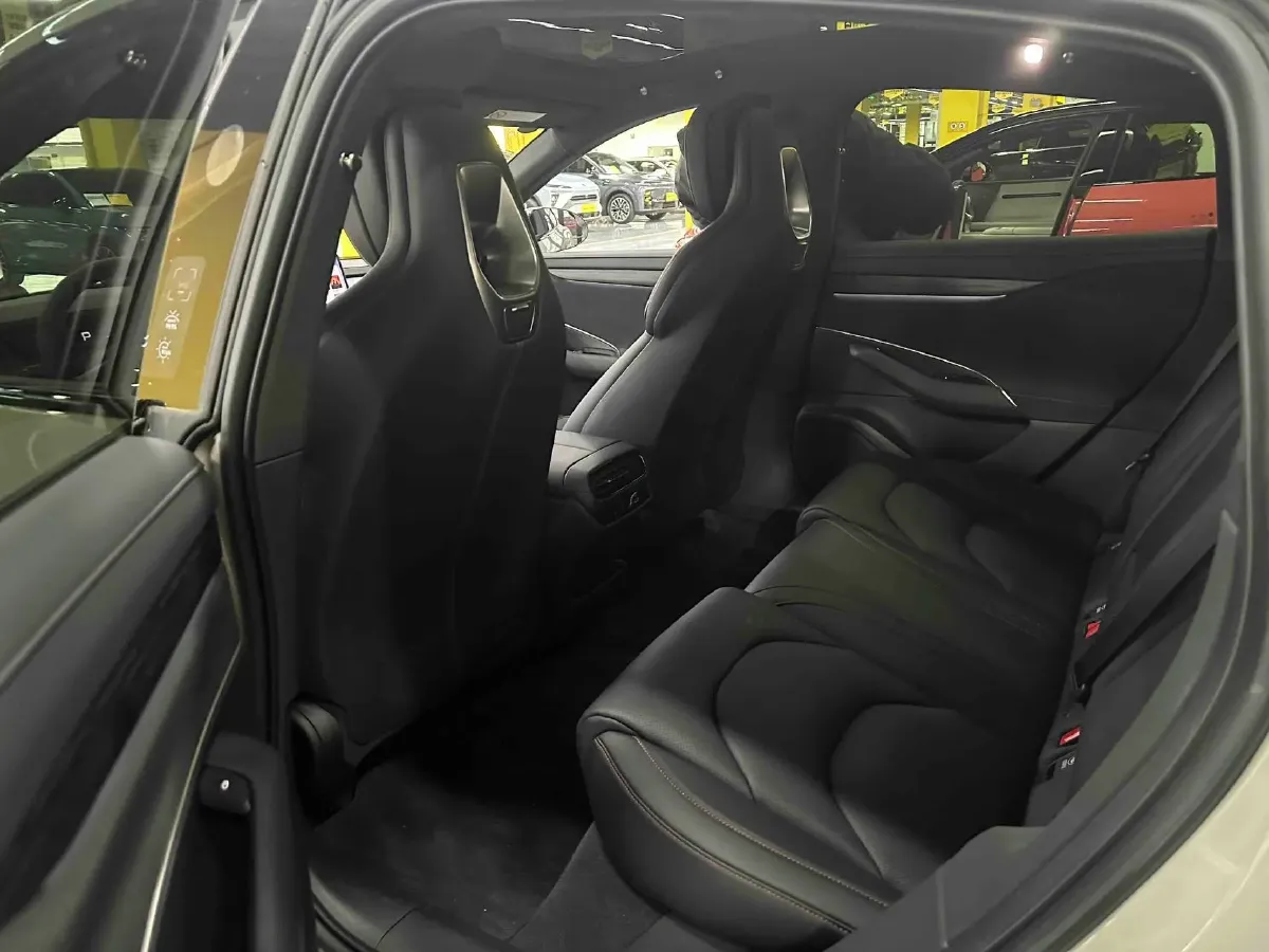 2024 MI SU7 BEV 94.3KWH,autocango,china used car exporter,china ev exporter,chinese used car exporter,chinese used ev exporter