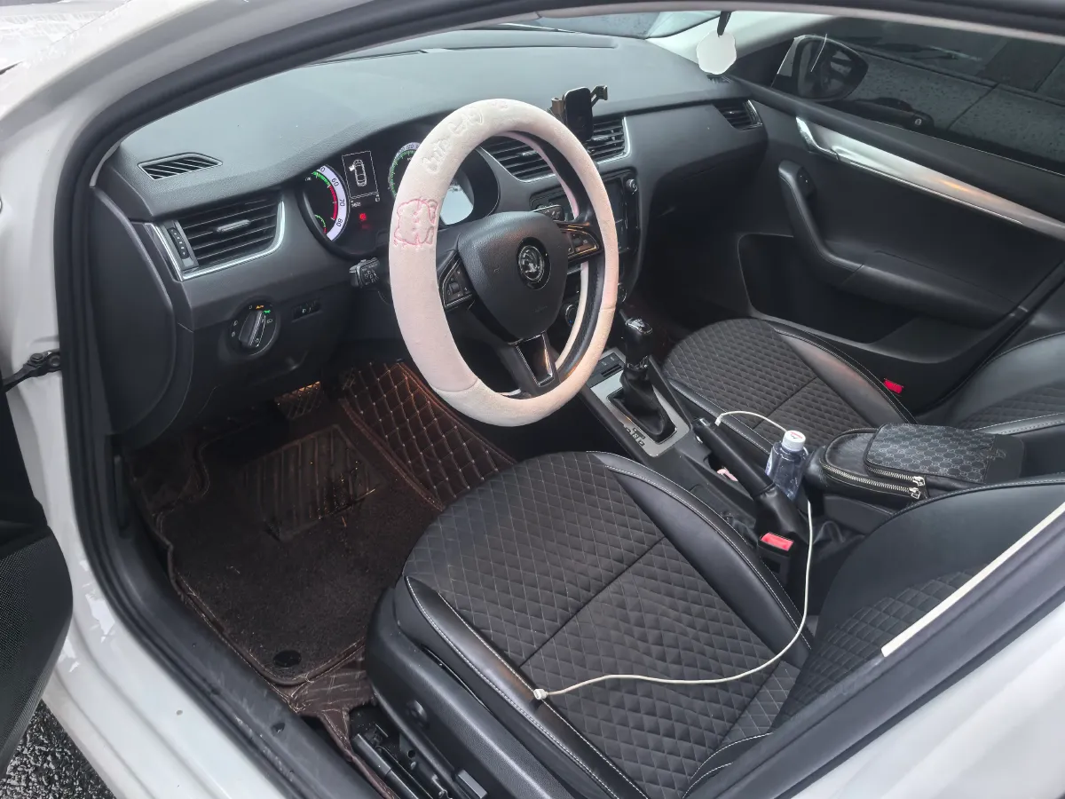 2018 Skoda Octavia 1.2T 116HP L4 7DCT,autocango,china used car exporter,china ev exporter,chinese used car exporter,chinese used ev exporter