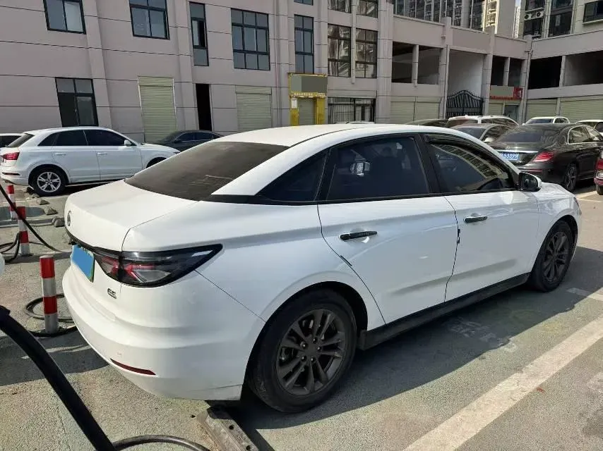 2022 Weltmeister E.5 BEV 58.589KWH,autocango,china used car exporter,china ev exporter,chinese used car exporter,chinese used ev exporter