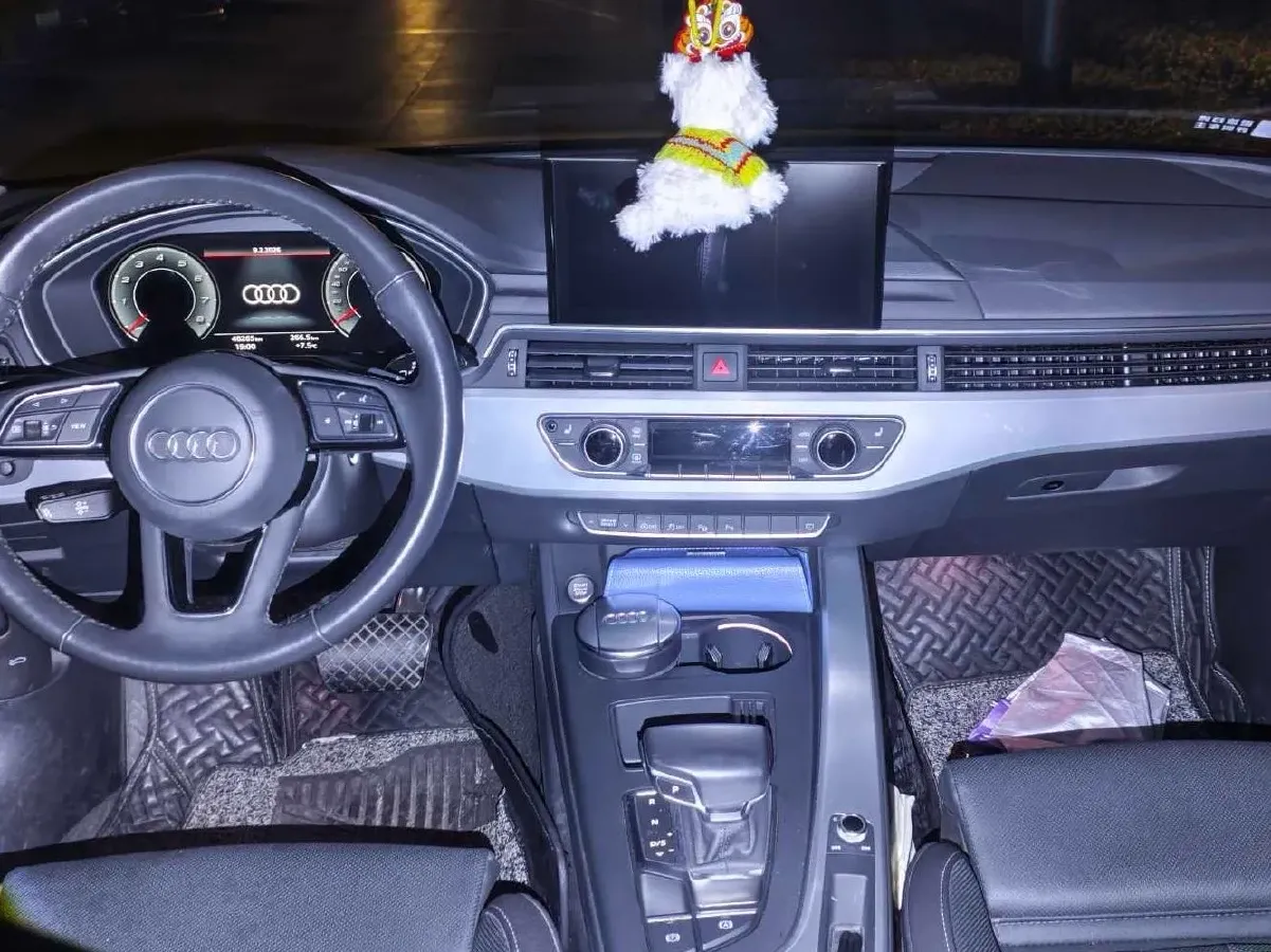 2020 Audi A4L 2.0T 190HP L4 7DCT,autocango,china used car exporter,china ev exporter,chinese used car exporter,chinese used ev exporter