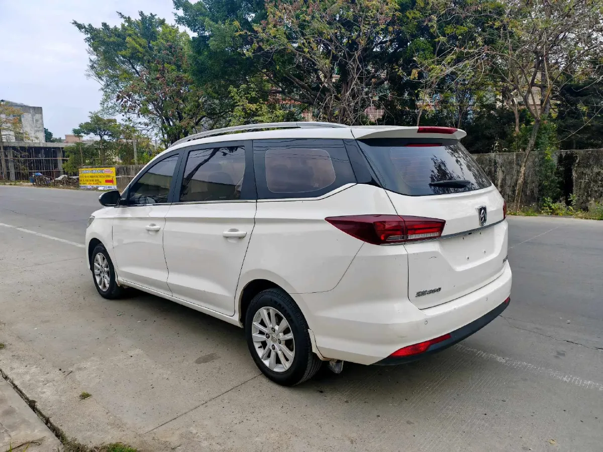 2019 BaoJun 360 1.5L 105HP L4 6MT,autocango,china used car exporter,china ev exporter,chinese used car exporter,chinese used ev exporter