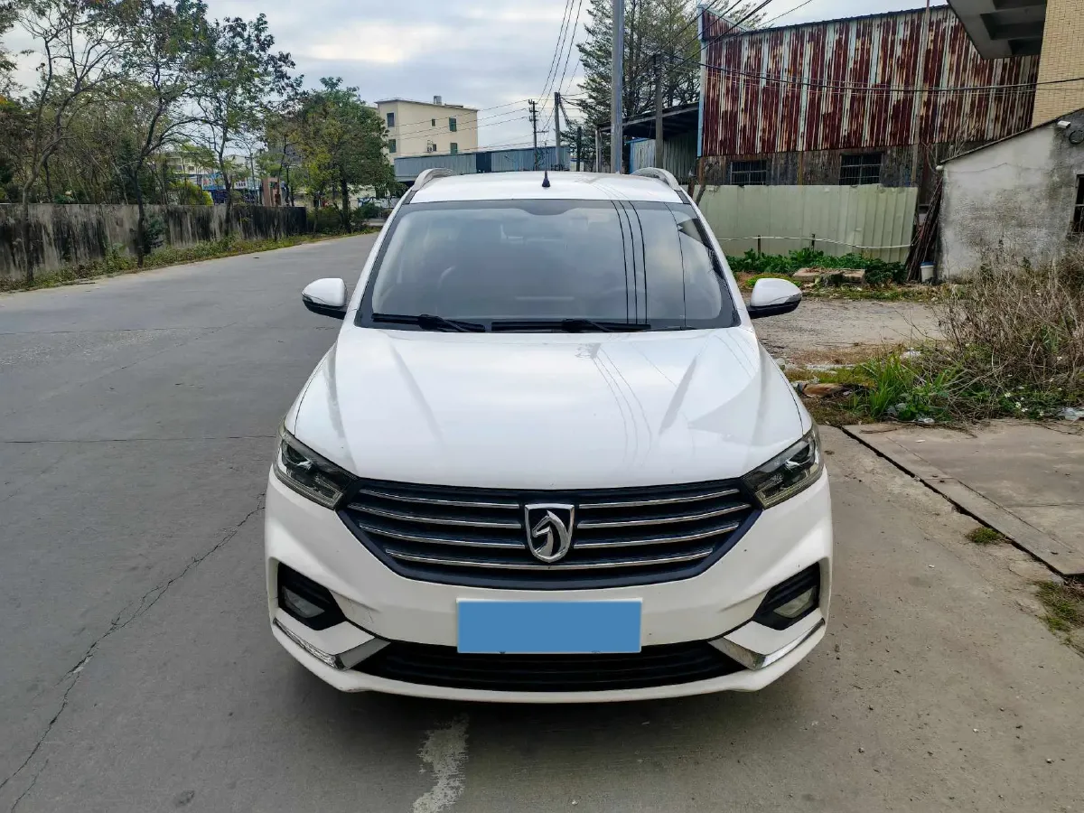 2019 BaoJun 360 1.5L 105HP L4 6MT,autocango,china used car exporter,china ev exporter,chinese used car exporter,chinese used ev exporter