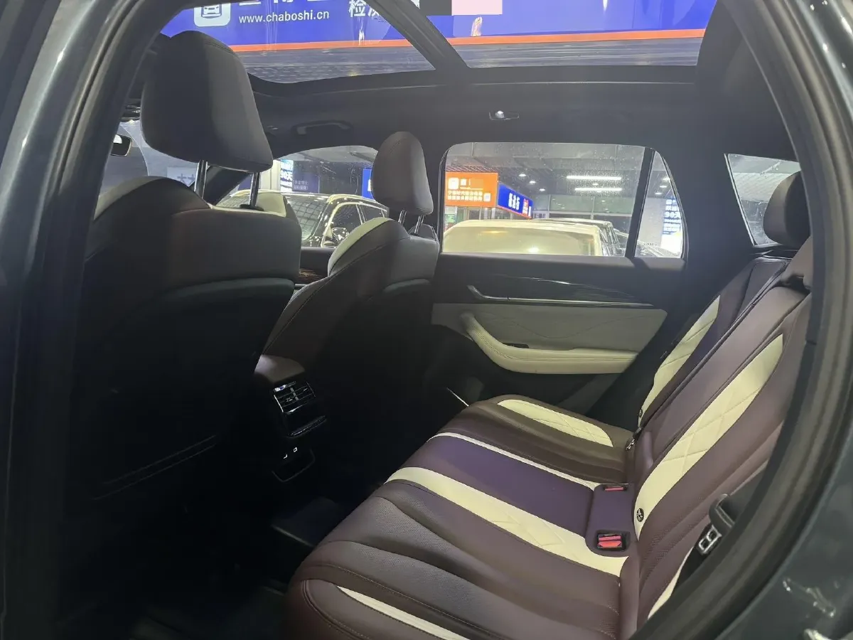 2021 Geely Monjaro 2.0T 238HP L4 8AT,autocango,china used car exporter,china ev exporter,chinese used car exporter,chinese used ev exporter