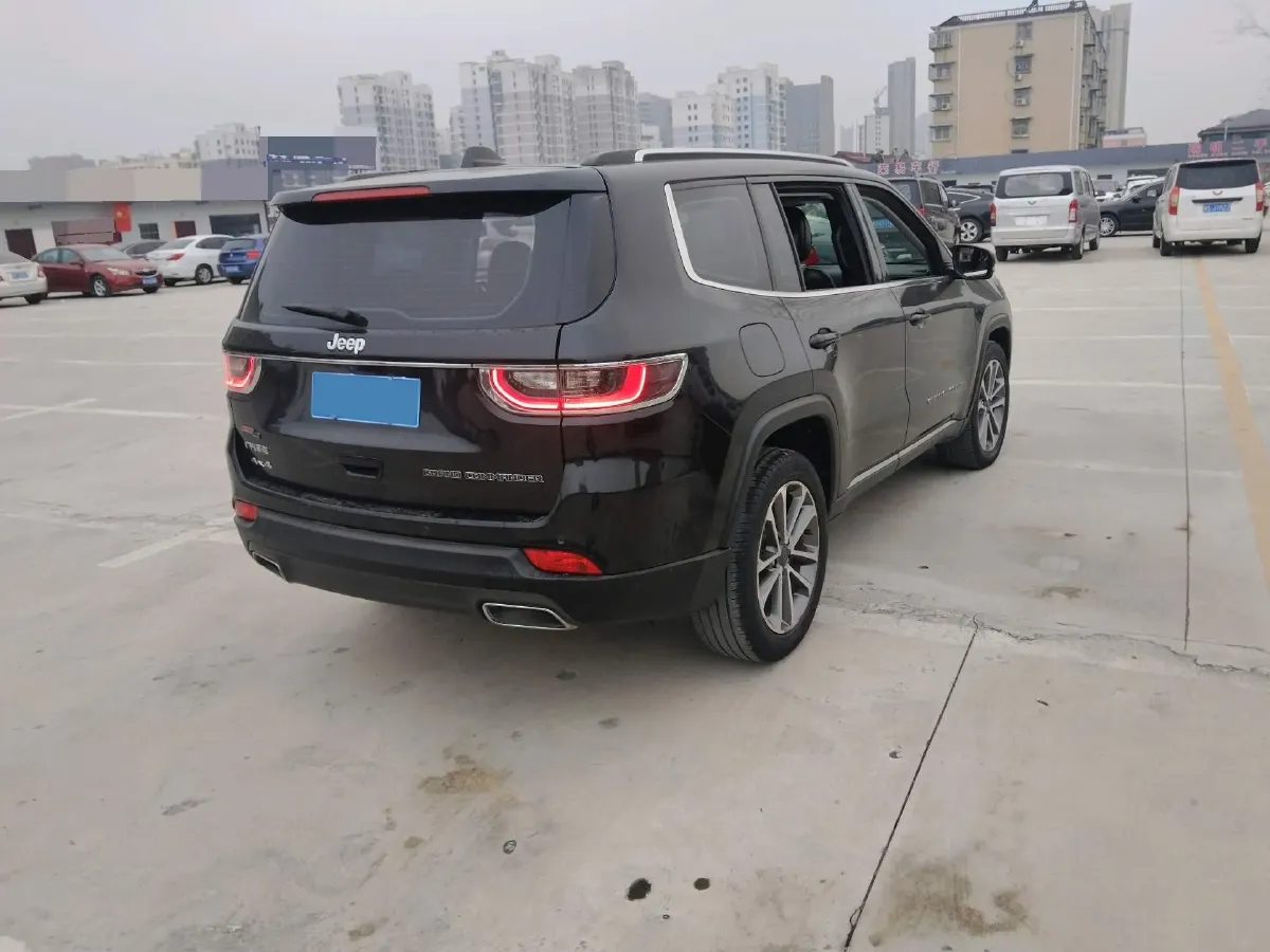 2020 Jeep Grand Commander 2.0T 265HP L4 9AT,autocango,china used car exporter,china ev exporter,chinese used car exporter,chinese used ev exporter