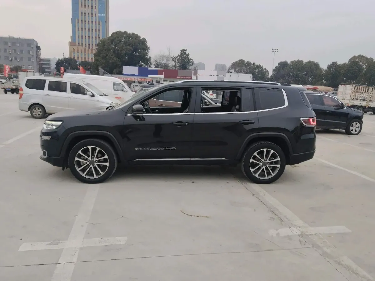 2020 Jeep Grand Commander 2.0T 265HP L4 9AT,autocango,china used car exporter,china ev exporter,chinese used car exporter,chinese used ev exporter