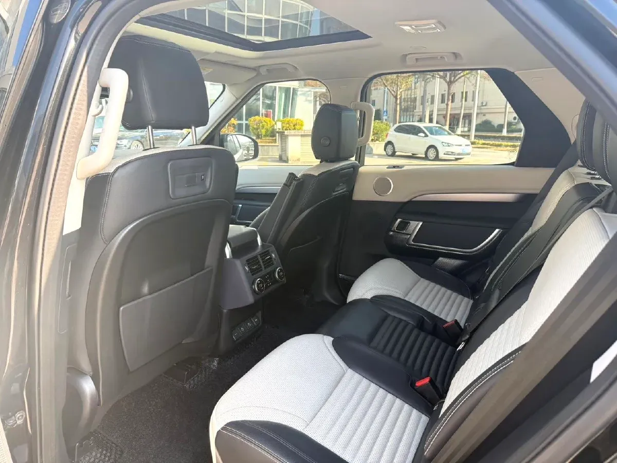 2021 Land Rover Discovery 3.0T 360HP L6 8AT,autocango,china used car exporter,china ev exporter,chinese used car exporter,chinese used ev exporter