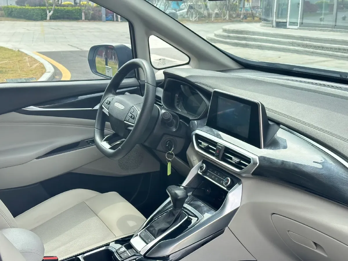 2020 MAXUS Euniq 5 BEV 52.5KWH,autocango,china used car exporter,china ev exporter,chinese used car exporter,chinese used ev exporter